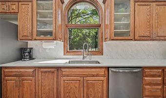 1066 Lake Viking Ter, Altamont, MO 64620
