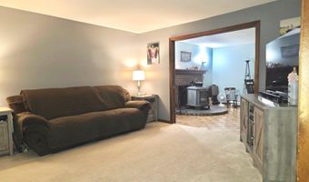 12 Nathaniel Dr, Amherst, NH 03031