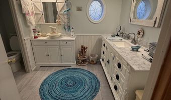 5 Freedom Ln, Belfast, ME 04915