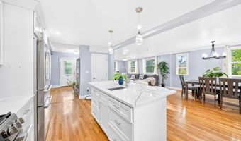 74 Rhinecliff St, Arlington, MA 02476