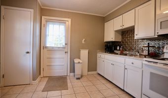 948 Pinebluff Lake Rd, Aberdeen, NC 28315