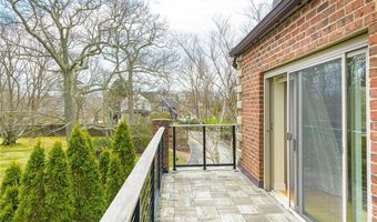 111 Harrison Ave A18, Newport, RI 02840
