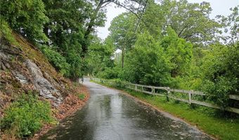 6 Old Pound Hill Rd, North Smithfield, RI 02896