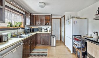 95 Center Bay Rd, Alburgh, VT 05440
