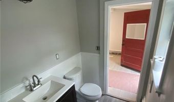 158 Ten Rod Rd, Exeter, RI 02822