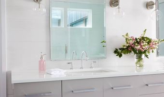 7 Ashwood Ct, Amagansett, NY 11930