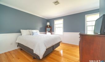 75 Hearthstone Dr, Cheshire, CT 06410