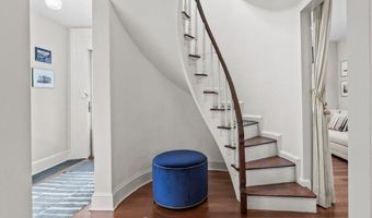 50 Lee Ave, Newport, RI 02840