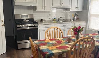 12 Third School St 2, Bristol, RI 02809