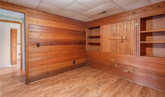 150 Yacht Club Cir, Altamont, MO 64640