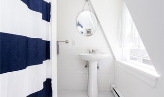 6 Pond Ave, Newport, RI 02840