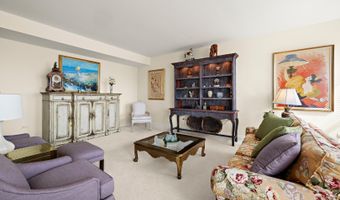 77 S Evergreen Ave 403, Arlington Heights, IL 60005