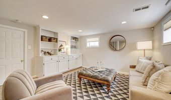 210 ADAMS Ave, Alexandria, VA 22301