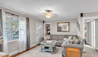 810 Forrest Rd, Alexander City, AL 35010