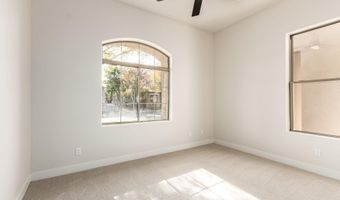 940 W MACAW Dr, Chandler, AZ 85286