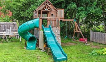 82 Main St, Blackstone, MA 01504