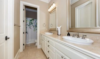 10757 Royal Ridge Ave, Baton Rouge, LA 70810