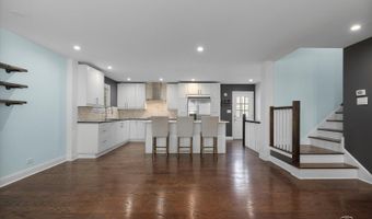 515 W DIVERSEY Ave, Addison, IL 60101