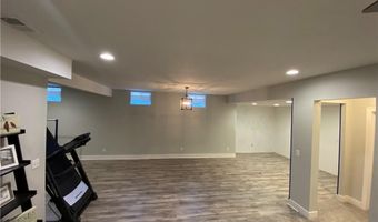 17895 168th St, Basehor, KS 66007