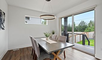 7864 Crane Cir, Anchorage, AK 99502