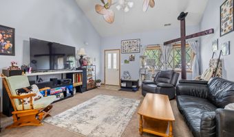 421 Manahan Dr, Angola, IN 46703