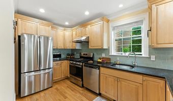 582 Trapelo Rd 582, Belmont, MA 02478