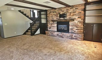 1507 Squire Ln, Aberdeen, SD 57401