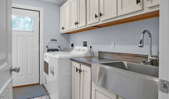 274 Rae Ln, Bonneau, SC 29431