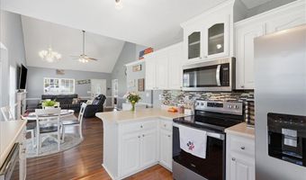 214 Cool Water Ct, Boiling Springs, SC 29316