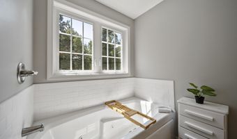 46 Isaac Foss Rd, Chester, NH 03036