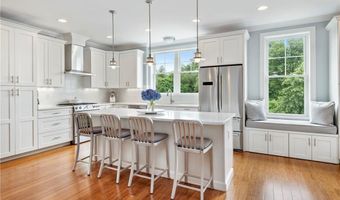 100 Algonquin Rd 13, Narragansett, RI 02882