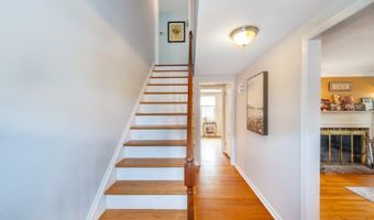 10 Cedar Wax Wing Rd, Allamuchy Twp., NJ 07840