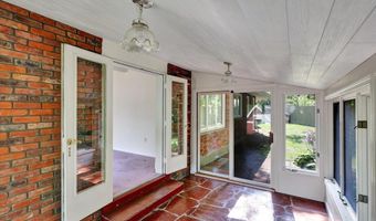 73 South St, Burlington, VT 05401
