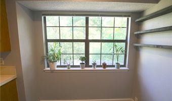10 Tennyson Ln, Bella Vista, AR 72714