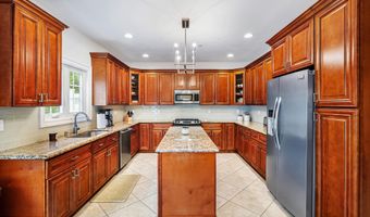 47 White Oak Ln, Aberdeen, NJ 07747