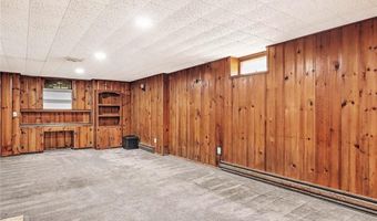 15 Highland Rd, Glocester, RI 02814
