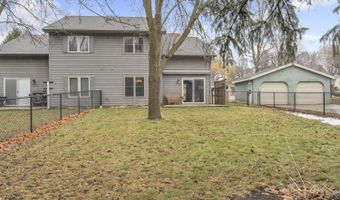 352 Emerald Dr, Arnolds Park, IA 51331