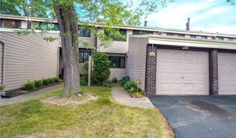 1104 Netherton Ct, Amherst, NY 14051