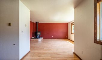 1135 1ST St NE, Bandon, OR 97411