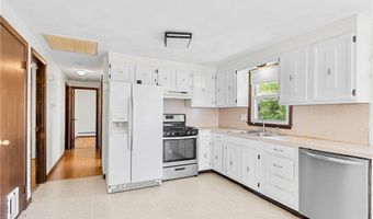 71 Plymouth St, Cranston, RI 02920