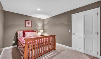 880 Shadow Creek Trl, Amherst, OH 44001