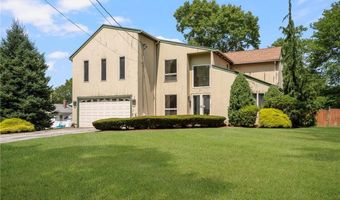 22 Golden View Dr, Johnston, RI 02919