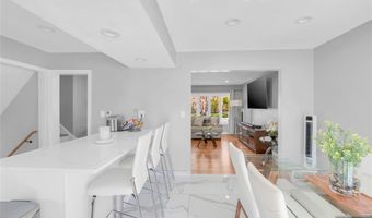 136 E Clinton Ave, Bergenfield, NJ 07621