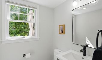 24 Wildflower Rd, Barrington, RI 02806