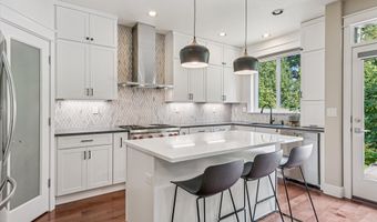 8168 SW 174TH Ter, Beaverton, OR 97007