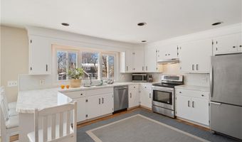 11 O'Donnell Rd, Middletown, RI 02842