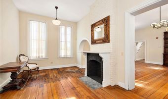 3 Memorial Blvd, Newport, RI 02840