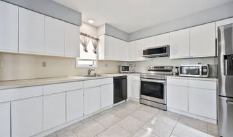 5 Stevens St, Bridgeport, CT 06606