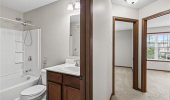 15533 Eagle Shore Dr 806, Apple Valley, MN 55124