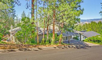 1105 Ivy Ln, Ashland, OR 97520